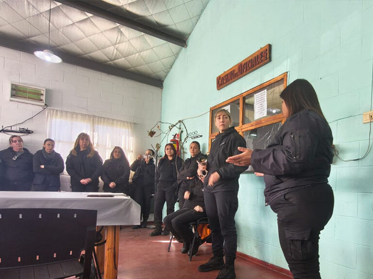 Capacitación sobre traslado y custodia de detenidas en la Alcaidía Penitenciaria Junín