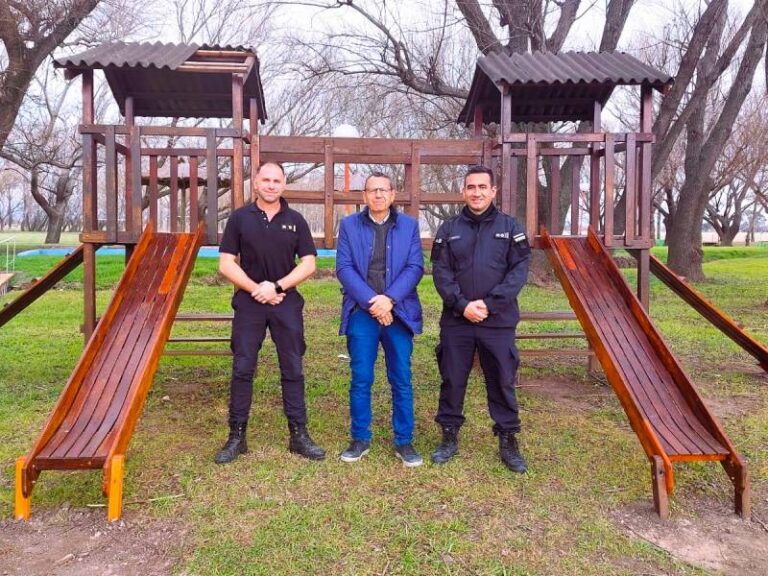 En la Unidad 19 restauraron toboganes destinados al Parque Municipal Los Álamos