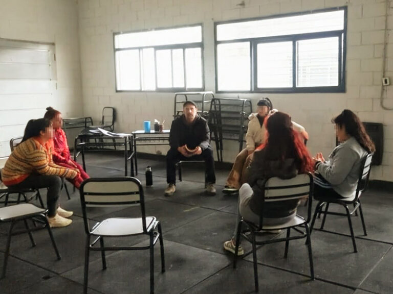 Comenzó un taller de fotografía para mujeres privadas de la libertad de la Unidad 47 San Martín
