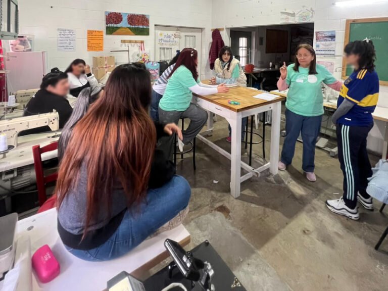 Inició un taller de salud emocional para internas de la Unidad 47 San Martín
