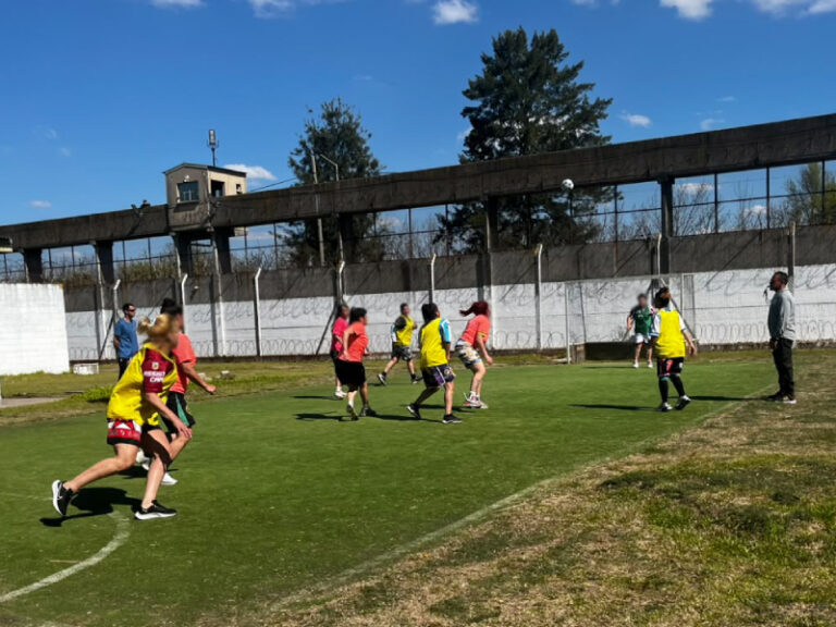 Se desarrolló un encuentro de fútbol femenino en la Unidad 46 San Martín