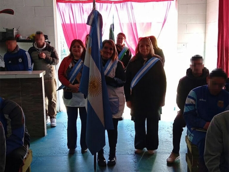 La EEPA Nº 751 conmemoró el Día del Maestro en la Unidad 23 de Florencio Varela
