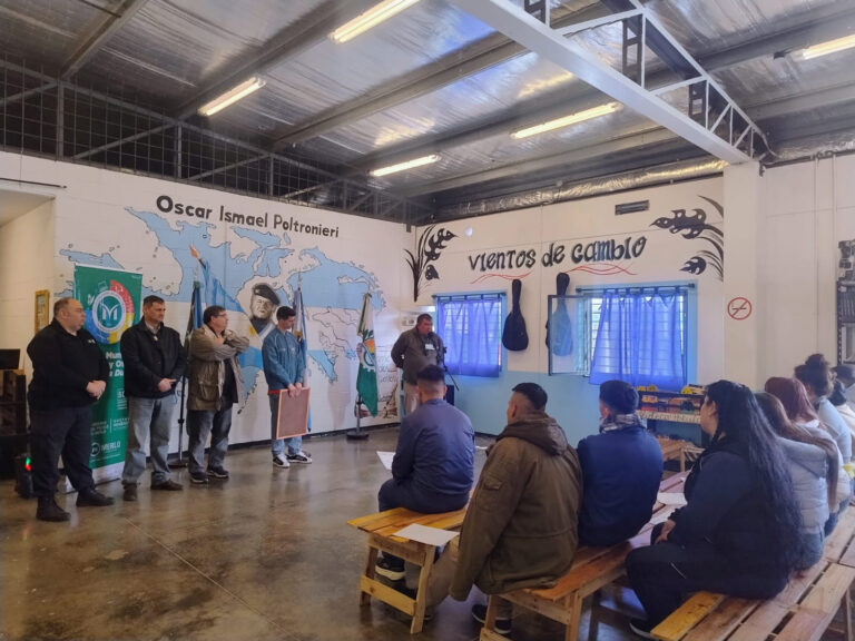 Personas privadas de la libertad de la Unidad 60 finalizaron una capacitación en Peluquería