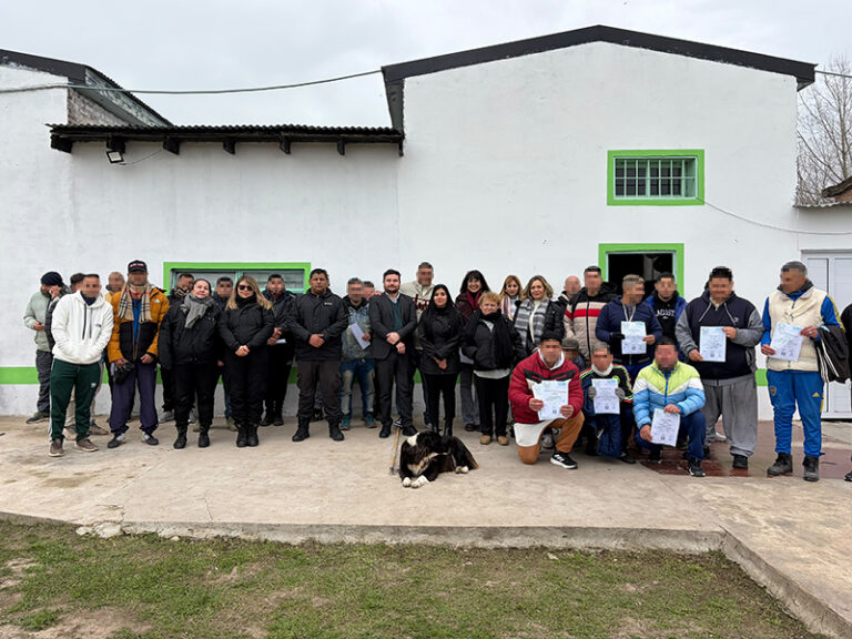 La Unidad 24 entregó certificados de formación pedagógica y derechos humanos