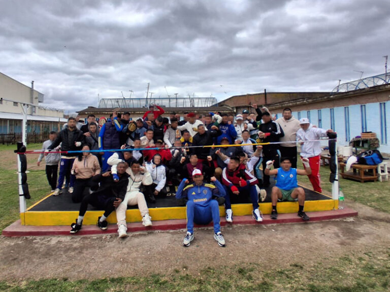 La Unidad 23 realizó un encuentro de boxeo junto a la Federación Funes de Saavedra