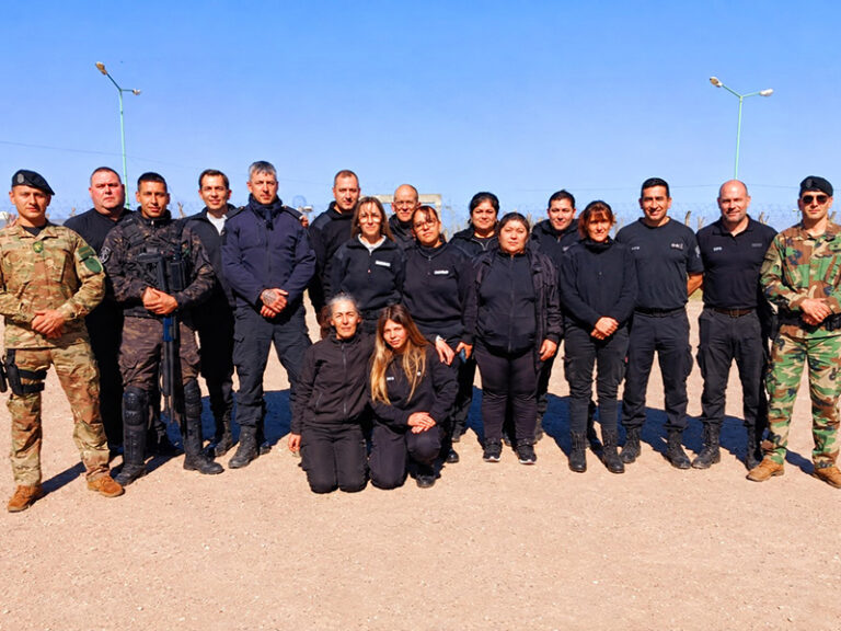 Agentes penitenciarios participaron de una jornada de reentrenamiento profesional