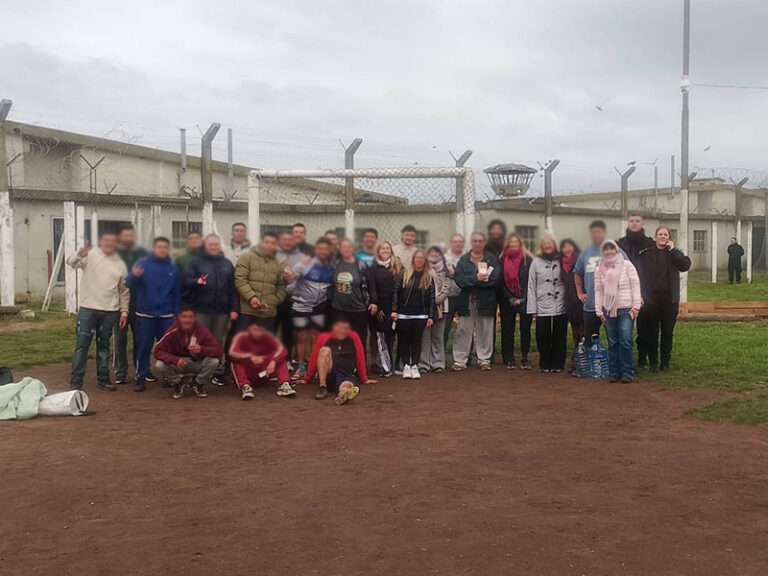 Estudiantes de la Alcaidía Penitenciaria Batán celebraron su día con una jornada deportiva