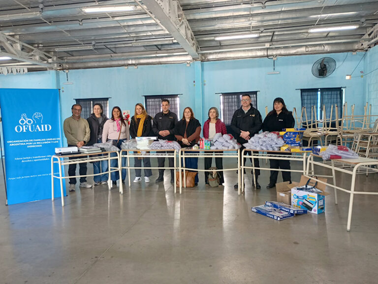 La asociación civil OFUAID donó de materiales para el Taller de Encuadernación de la Unidad 59