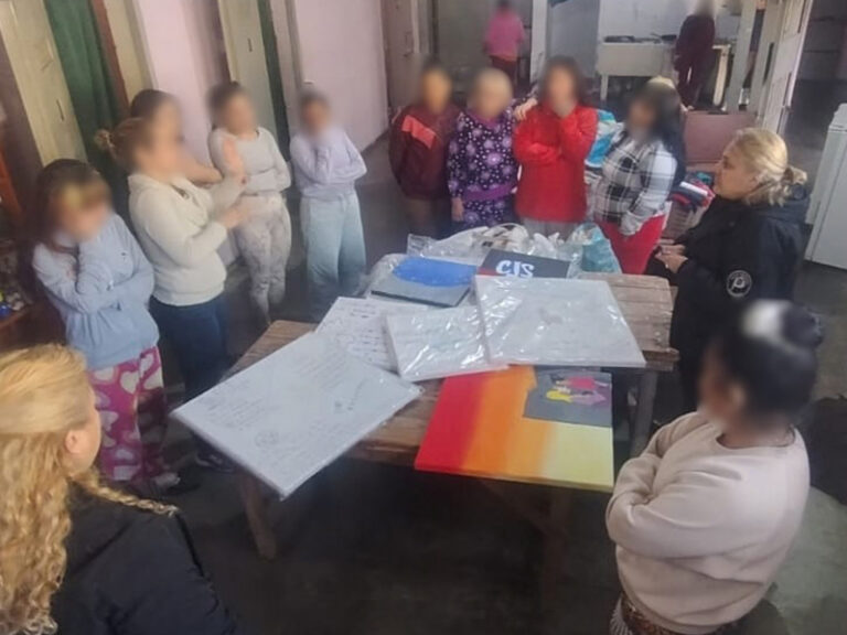  Mujeres de la Unidad 50 avanzan a la final en concursos artísticos