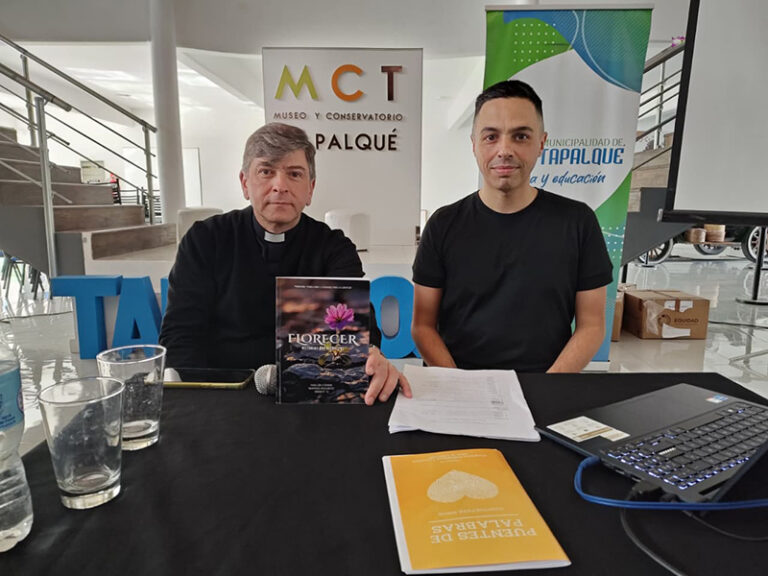 Privados de libertad escribieron un libro que fue presentado en la Feria del libro de Tapalqué