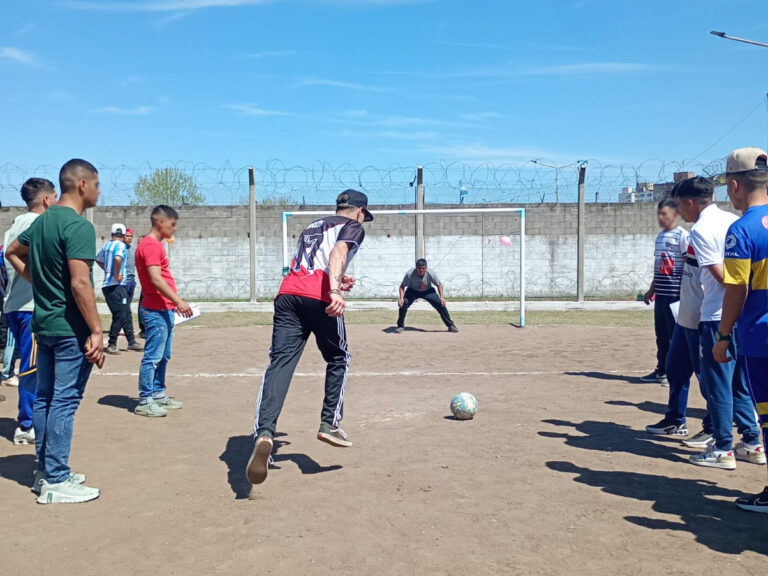 Evento conjunto del Día del Estudiante y la primavera en la Unidad 39