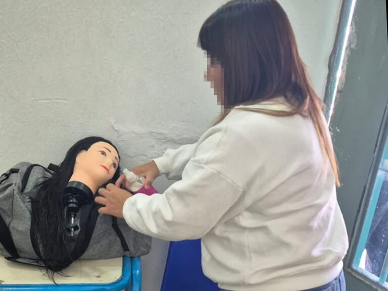 Nueva capacitación en estética y peluquería en la Unidad 46 San Martín