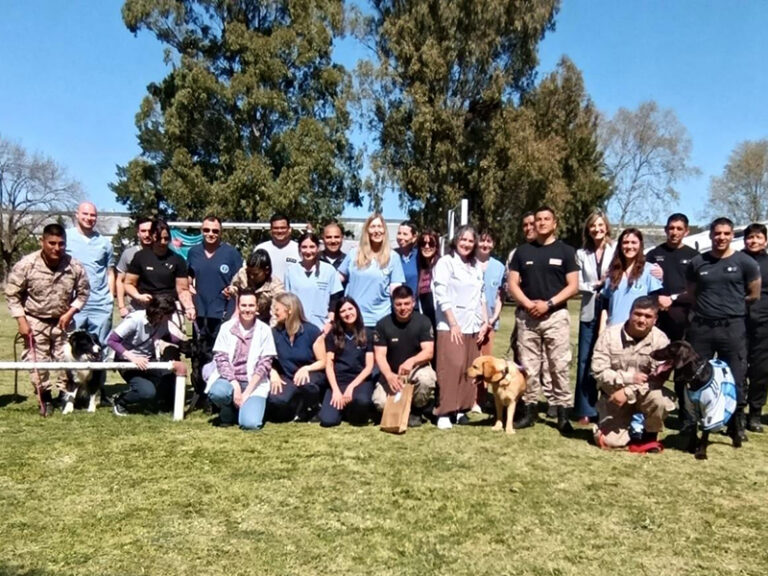 Cinotecnia compartió una jornada de integración junto a niños del Hospital San Lucas de Olmos