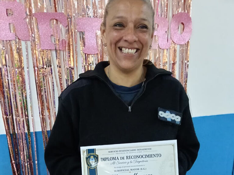 Unidad 29: Reconocimiento y emotiva despedida de una Suboficial mayor tras 25 años de servicio.