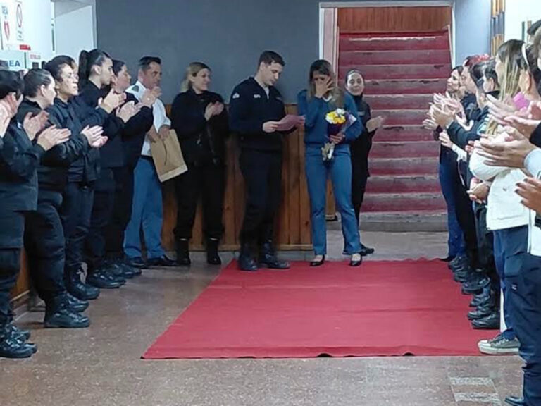 Despedida a una querida agente en la Unidad 8
