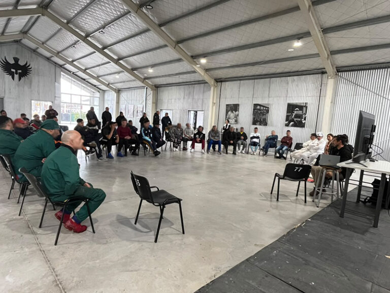 Capacitación en separación de residuos y compostaje a privados de libertad y personal penitenciario en la Unidad 48 San Martín