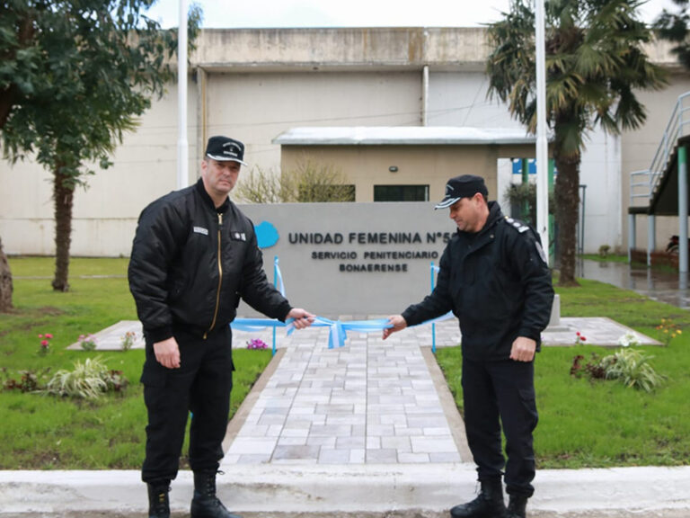 LA UNIDAD 50 INAUGURÓ SUS NUEVOS MÁSTILES