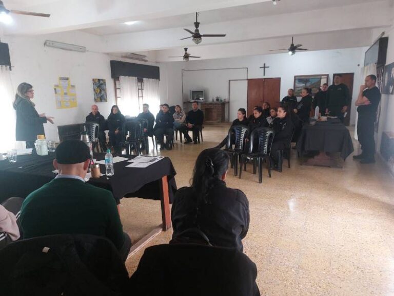 Charla de Prevención de la Conducta de Riesgo Suicida en la Unidad 5 Mercedes
