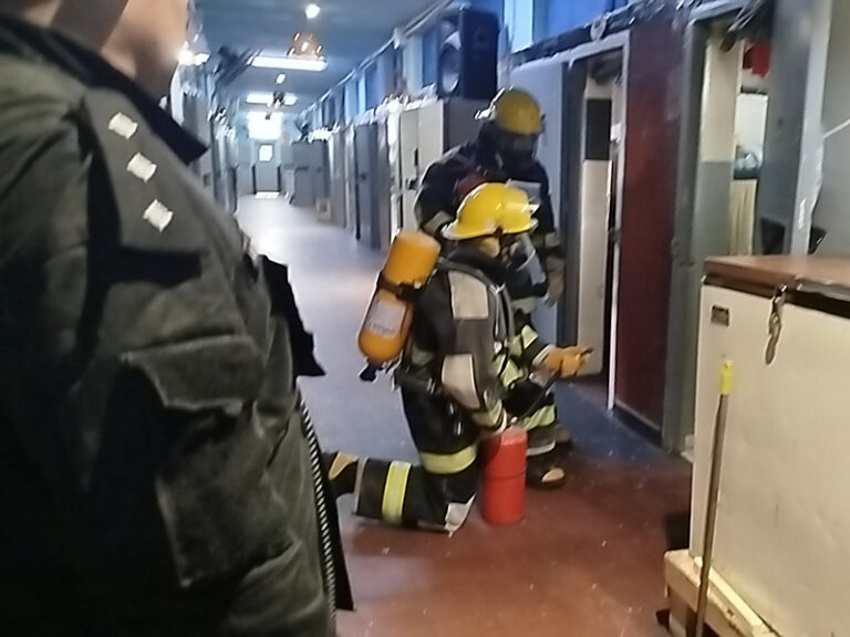 Realizaron un simulacro de incendio y evacuación en la Unidad 4 Bahía Blanca