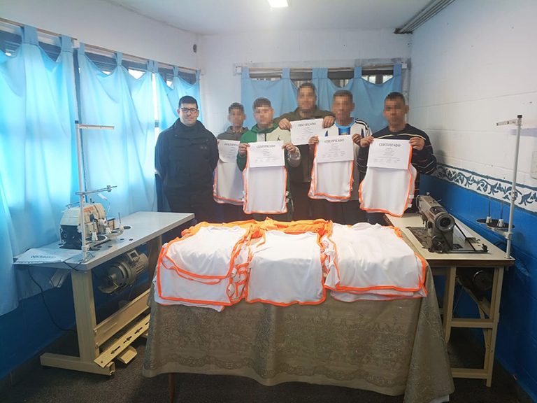 Finalizó el Curso de Costura a Máquina en la Unidad 31 de Florencio Varela