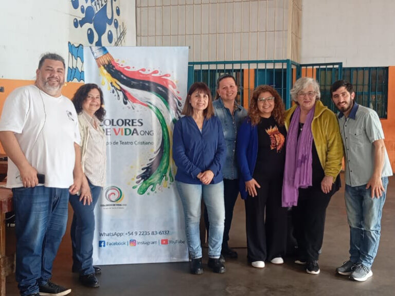 La ONG Colores de Vida presentó la obra teatral “Padre Nuestro” en la Alcaidía Penitenciaria Batán