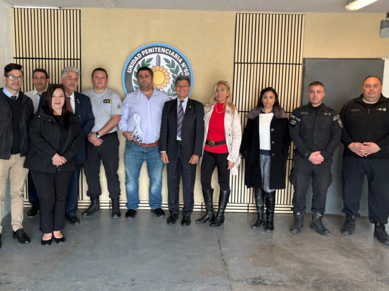 Visita del Colegio de Abogados de San Isidro a las Unidad 59 y 60 de Merlo