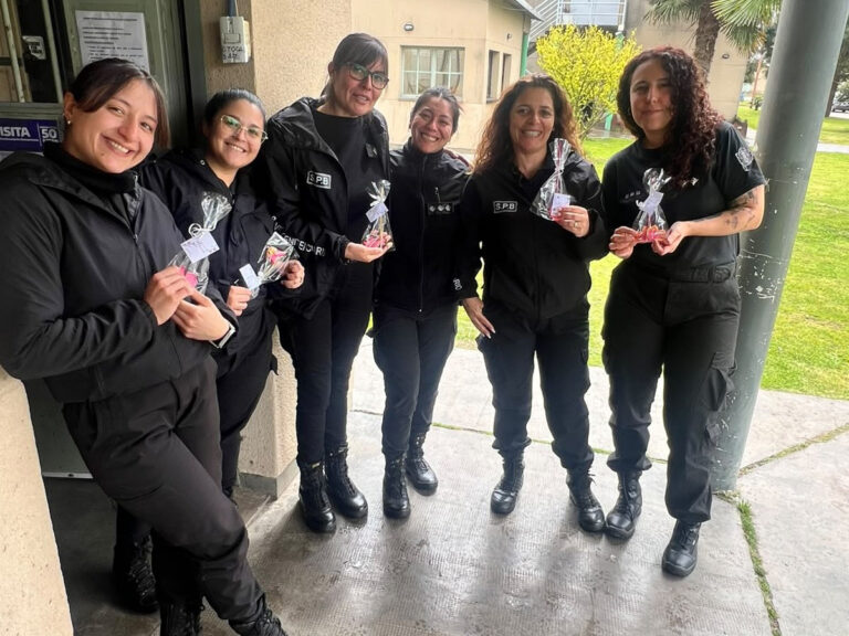 La Unidad 50 celebró a las agentes madres en su día
